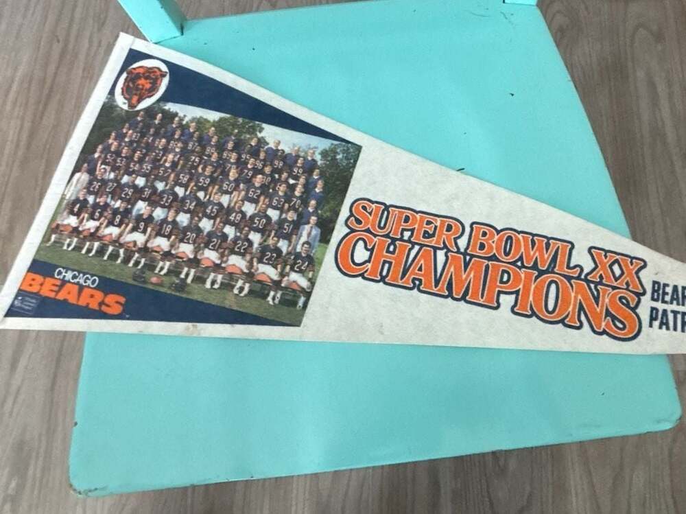 Vintage 1985 Chicago Bears Super Bowl XX Champions Team Photo Felt Pennant